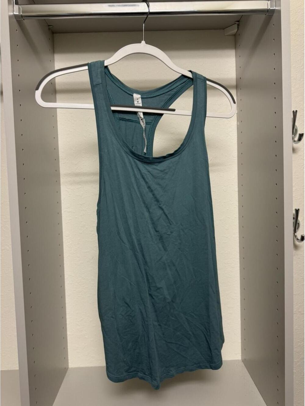 Lululemon Women's Racerback Tank Top Size 8 Teal Blue